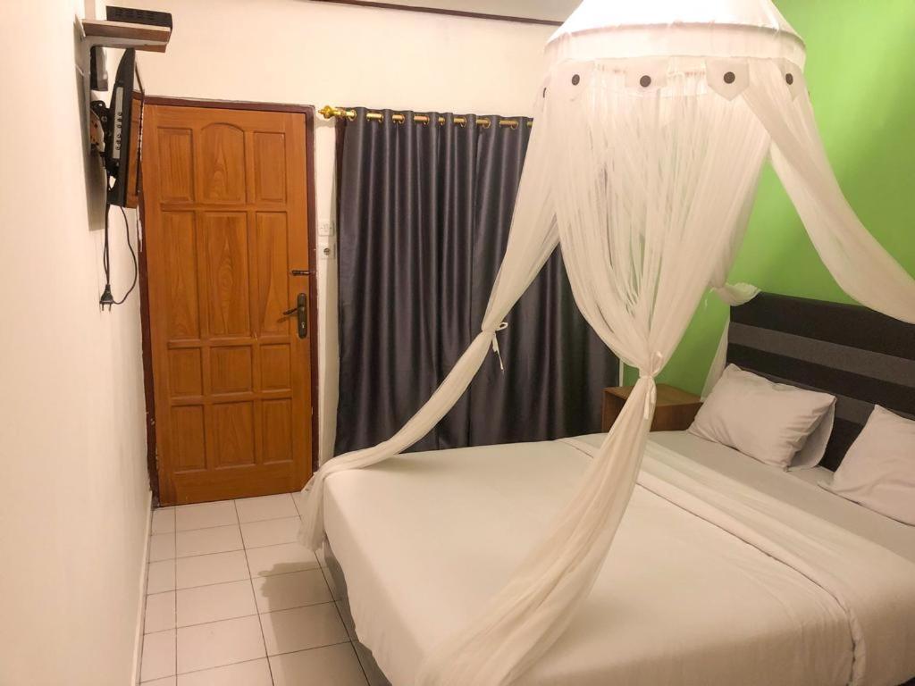 Silverin Bajawa Luaran gambar